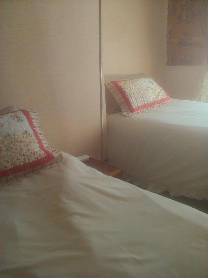The Principality 2 Singles Bedroom Cardiff Exterior foto